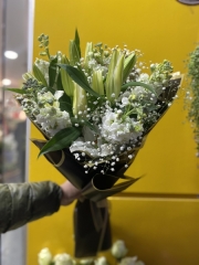 Özel kokulu Lilyum ve şebboy buketi